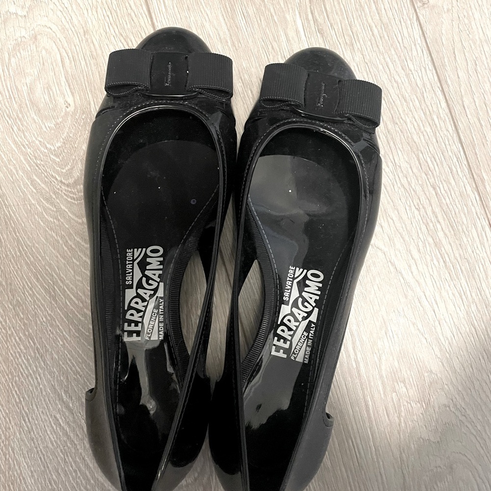 Salvatore Ferragamo Vara bow jelly ballerina pumps